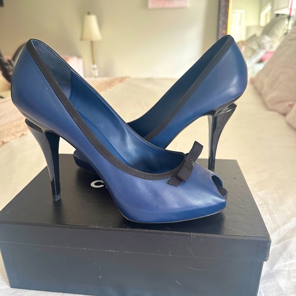 Chanel Navy Blue Size 42 Heels